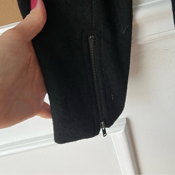 LOFT Black Blazer Asymmetrical Tailored Suit Jacket Size 2 Business Wool Blend - Picture 5 of 6